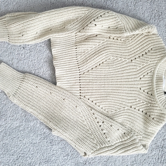 Crop knit sweater size xs - Picture 2 of 5